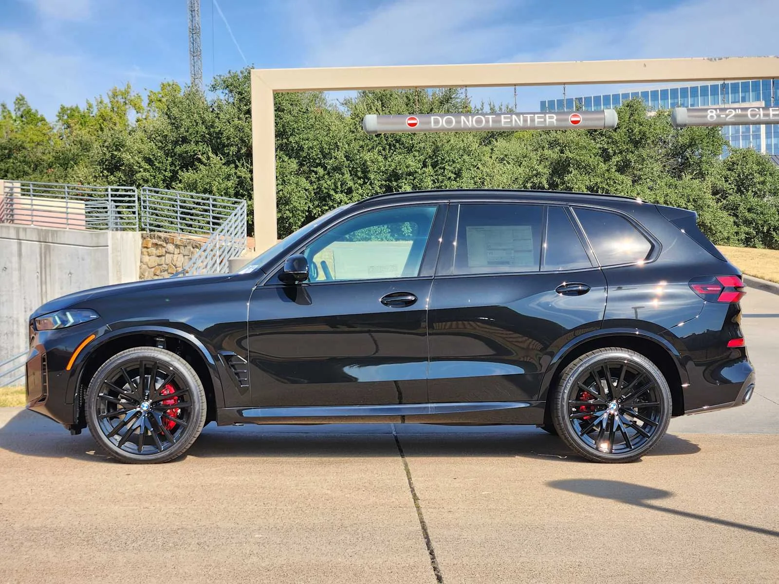 New 2026 Black Sapphire Metallic BMW xDrive40i image 2