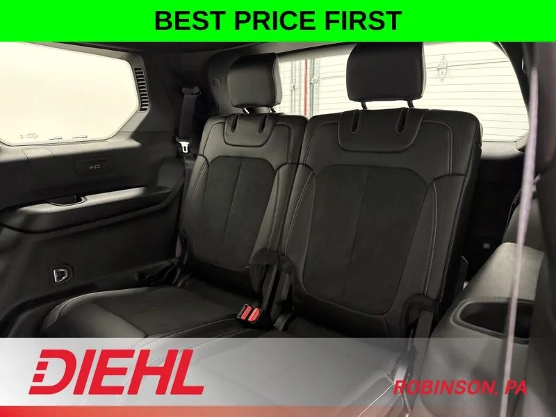 New 2026 Velvet Red Pearl-Coat Exterior Paint Jeep Laredo image 18
