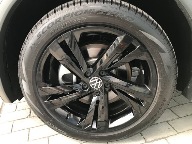 Certified Used 2023 Pyrite Silver Metallic Volkswagen SE R-Line Black image 12