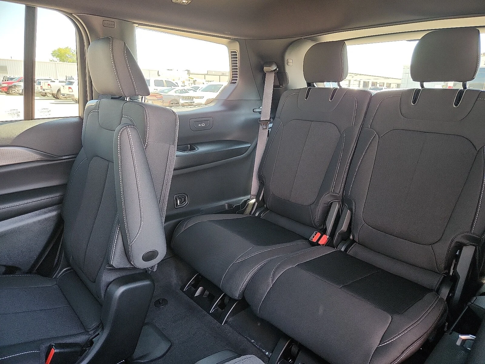 New 2026 High Gloss Black Jeep L LAREDO X 4X4 image 10