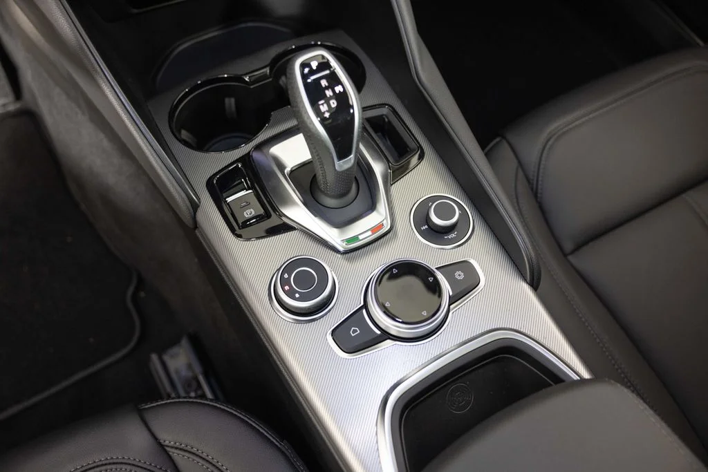 2026 Alfa Romeo Giulia Base - Photo 26