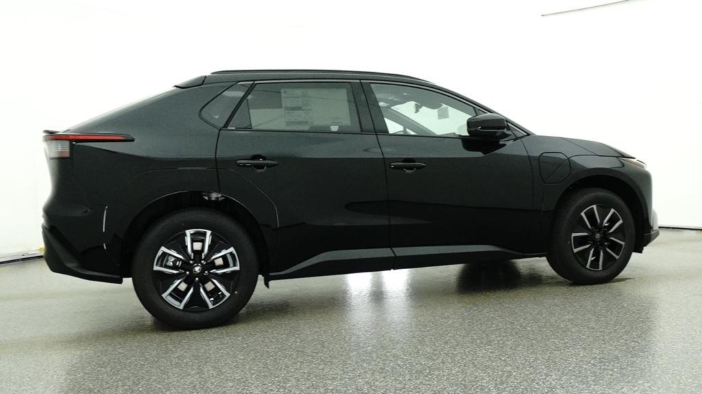 New 2026 Midnight Black Metallic Toyota XLE image 15