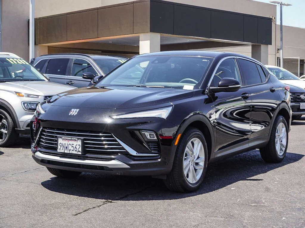 Used 2024 Black Buick Preferred image 3