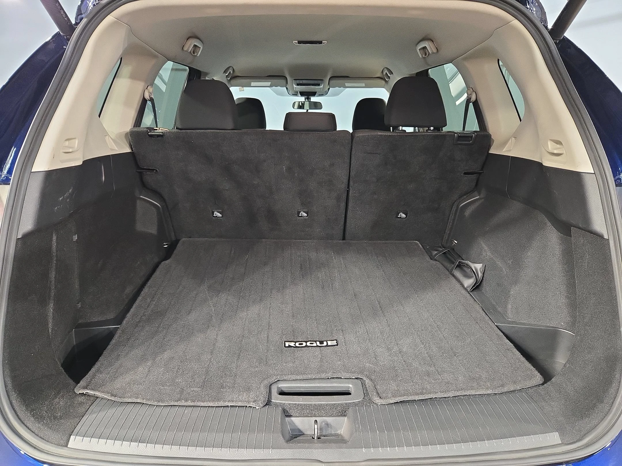 2025 Nissan Rogue SV - Photo 18