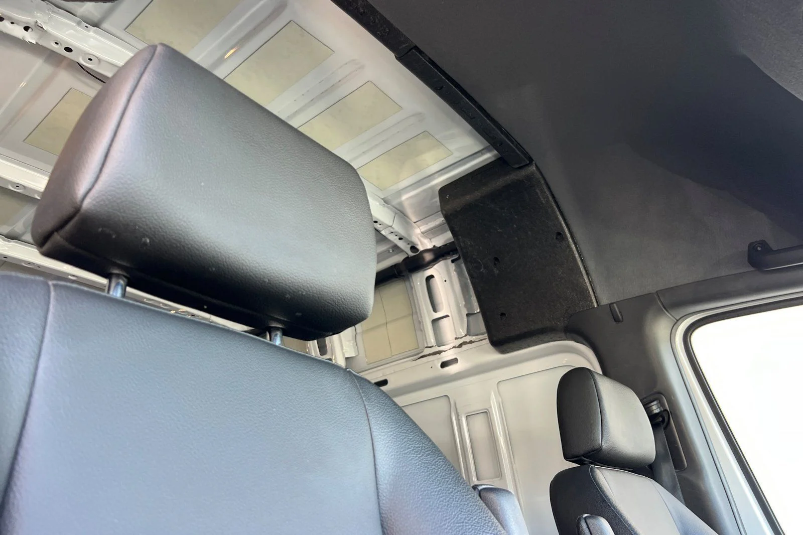 Used 2025 White Mercedes-Benz Cargo 144 WB image 19