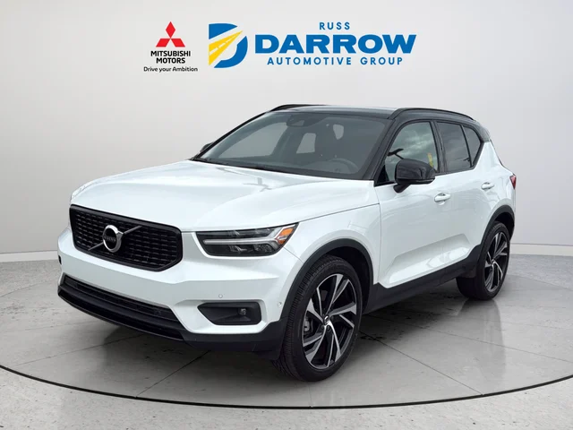 Used 2019 White Volvo R-Design image 1