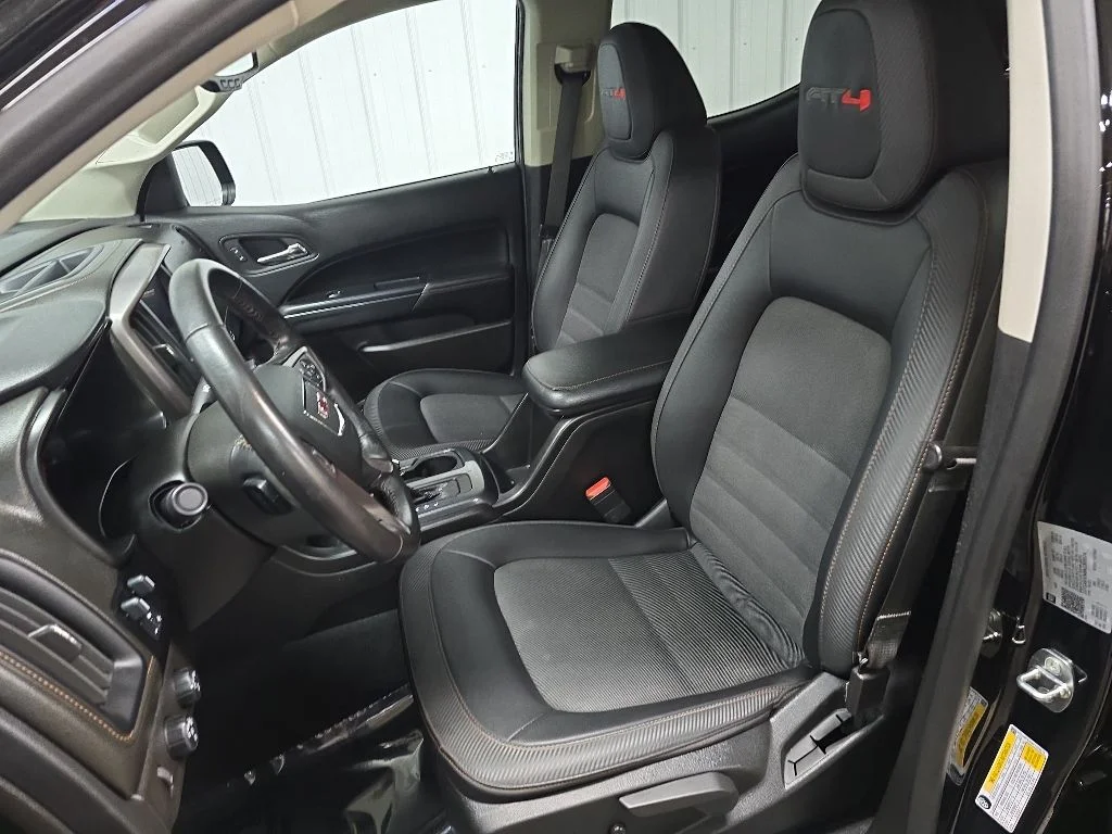 Used 2022 Black GMC AT4 w/Cloth image 28