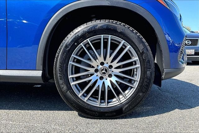Used 2026 Blue Mercedes-Benz GLC 300 image 9