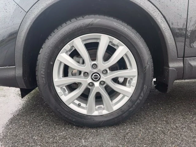 Used 2022 Magnetic Black Pearl Nissan S image 4