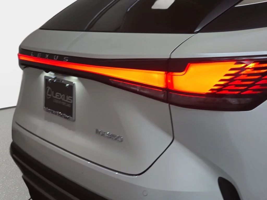 New 2026 Eminent White Pearl Lexus PREMIUM PLUS image 30