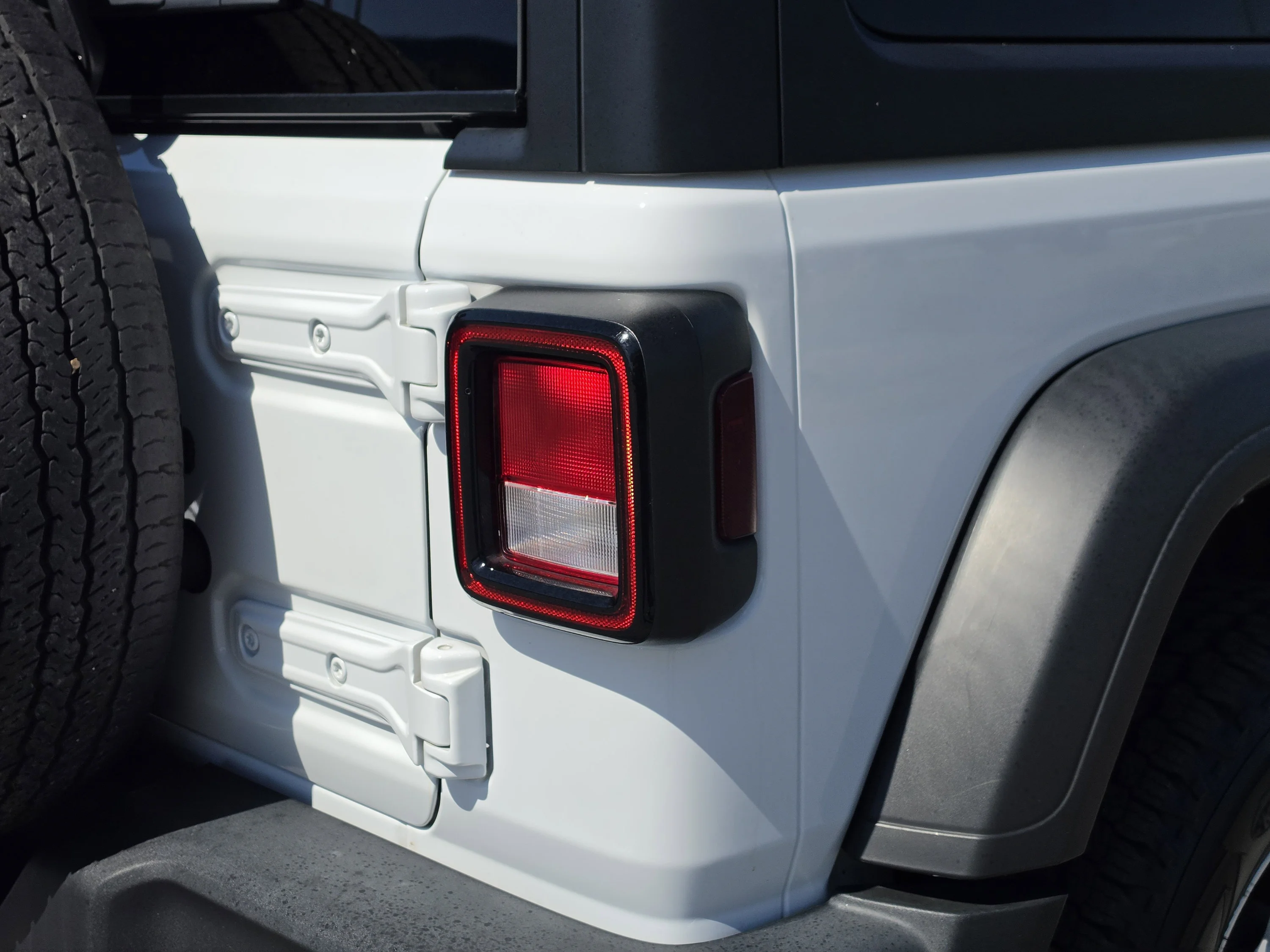 Used 2022 Bright White Clearcoat Jeep Unlimited Sport S image 35