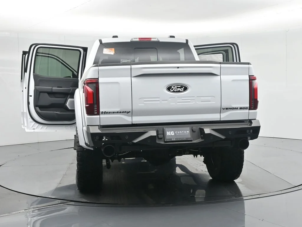 New 2025 Oxford White Ford Lariat image 36