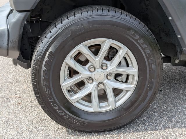 Used 2023 Green Jeep Sport S image 10