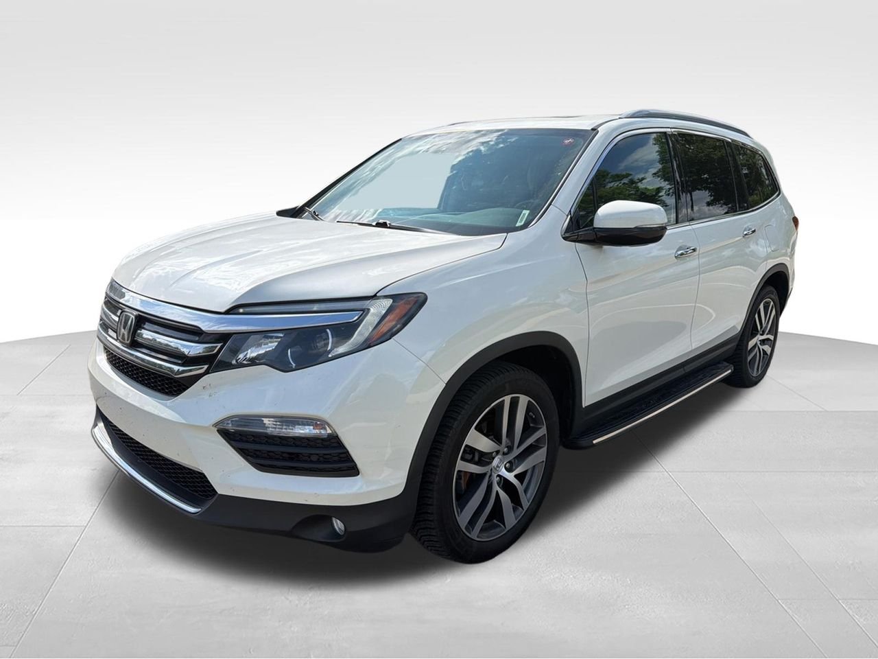 2017 Honda Pilot 4WD Touring's photo