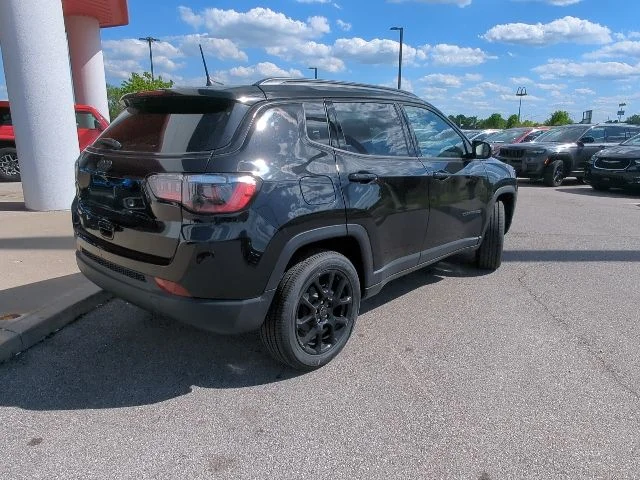 New 2026 Black Jeep Latitude image 28