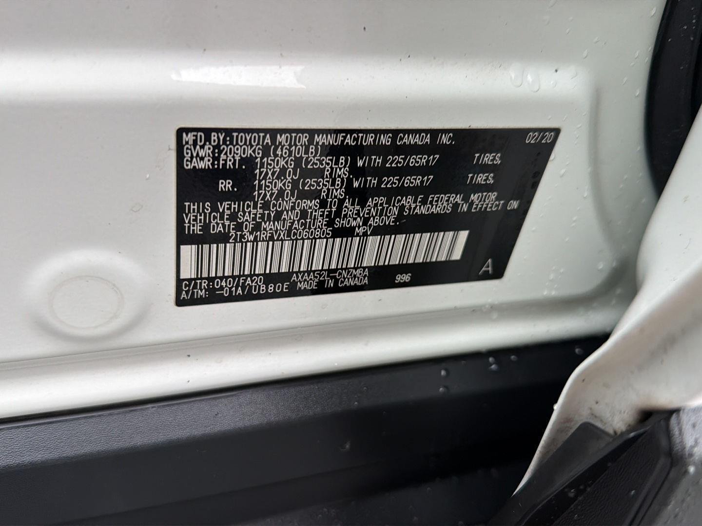 Used 2020 Super White Toyota XLE image 38