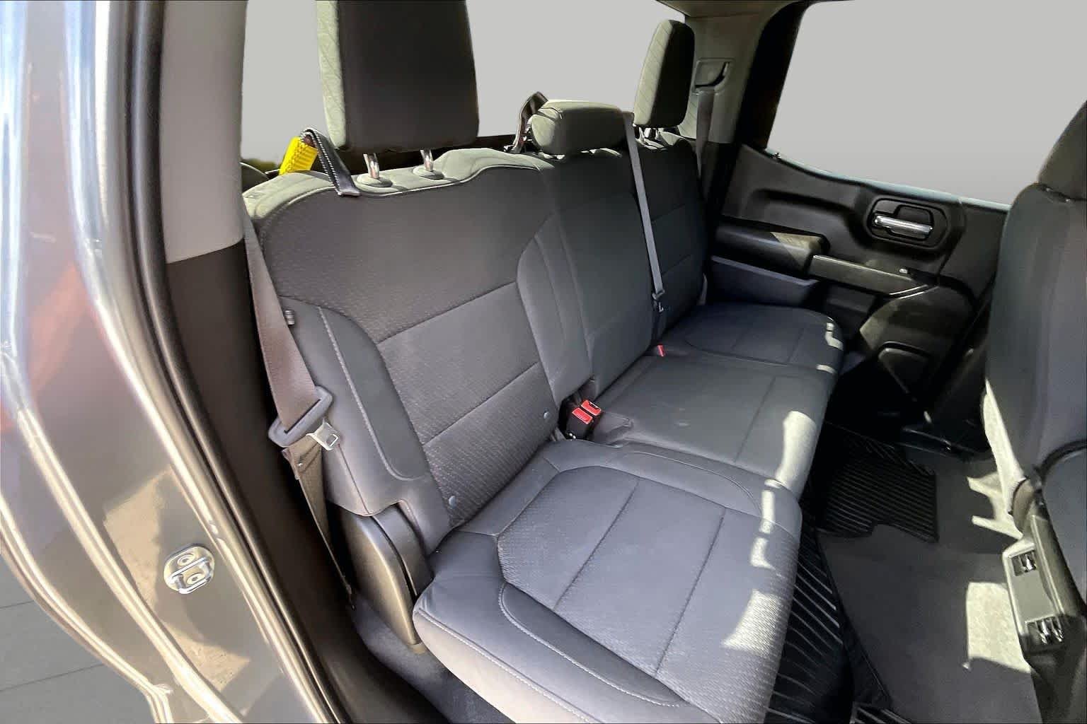 Used 2022 Satin Steel Metallic Chevrolet Custom image 19