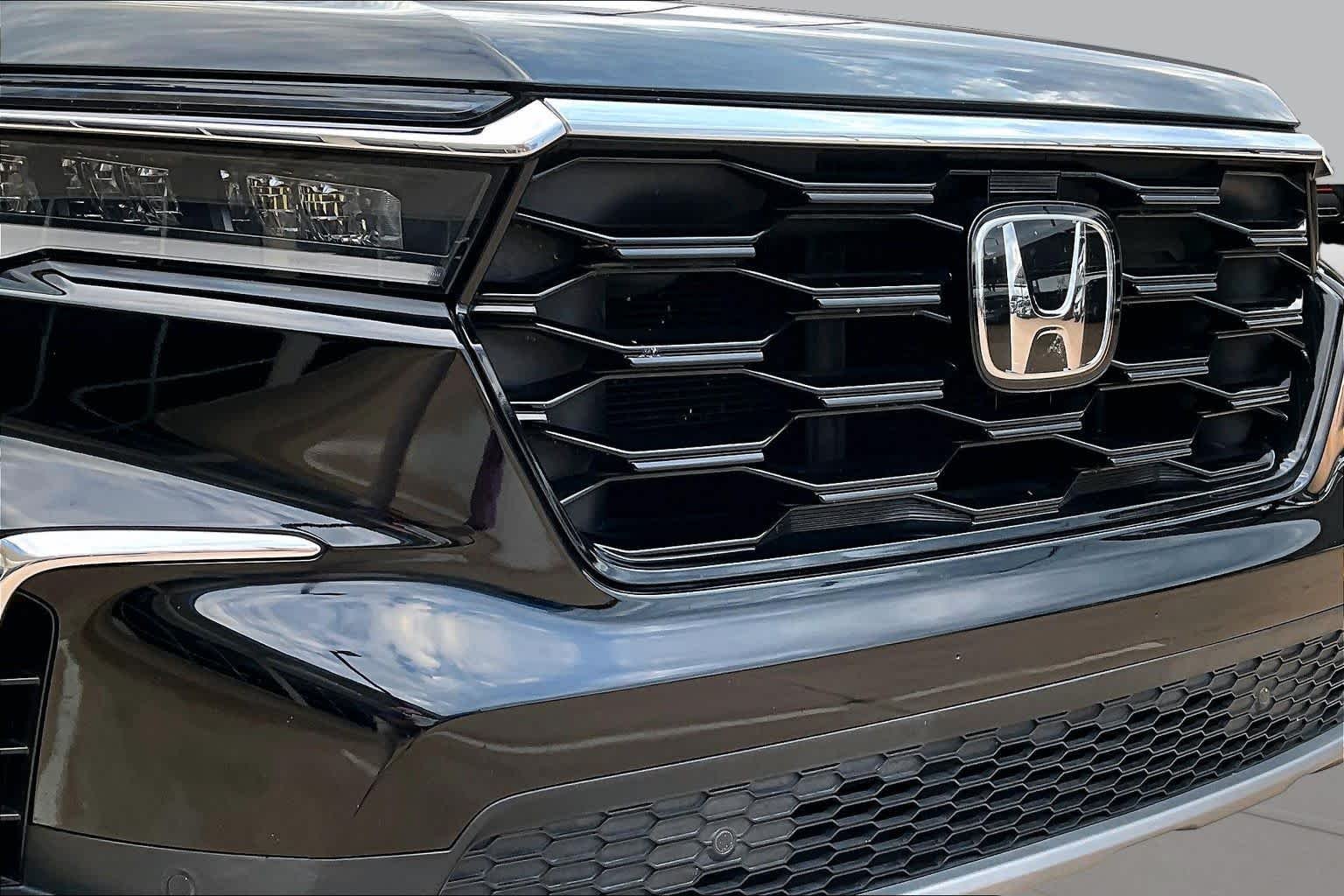 Used 2025 Crystal Black Pearl Honda Touring image 29