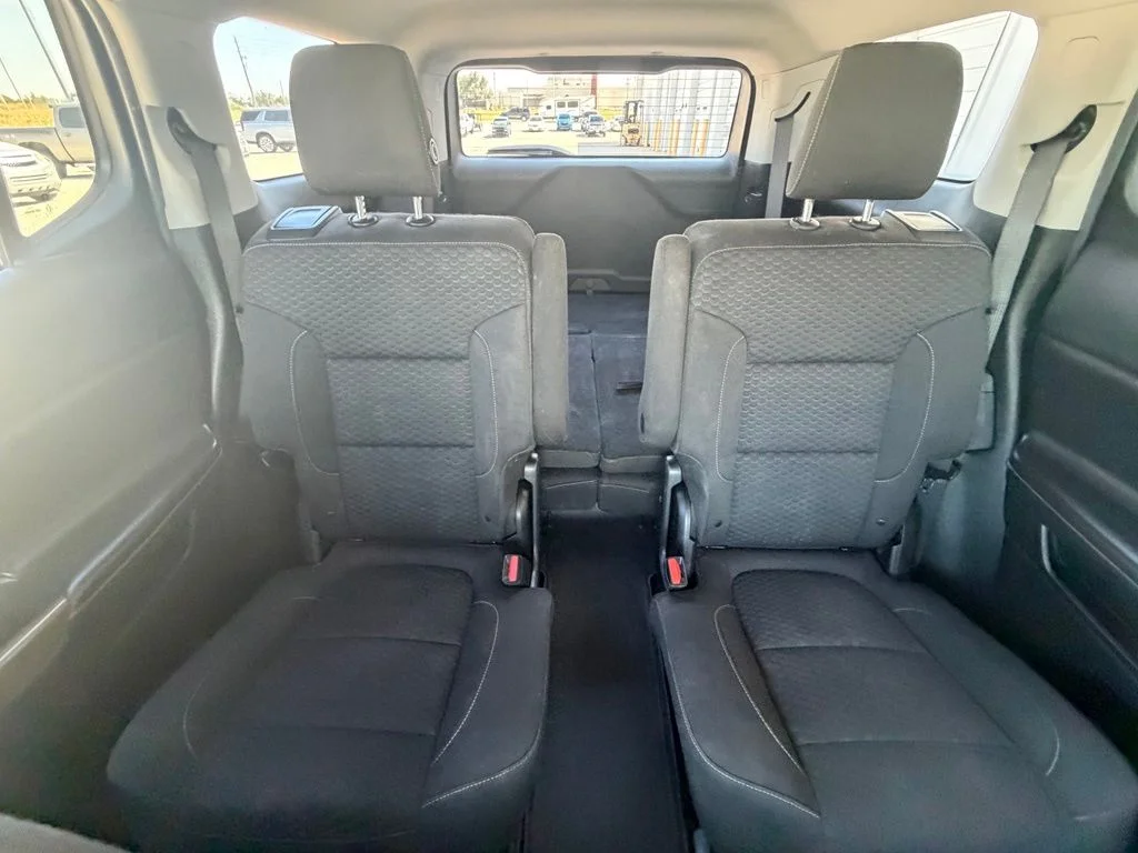 Used 2018 Silver GMC SLE-2 image 24