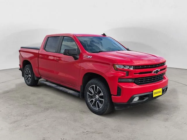 Used 2019 Red Chevrolet RST image 3