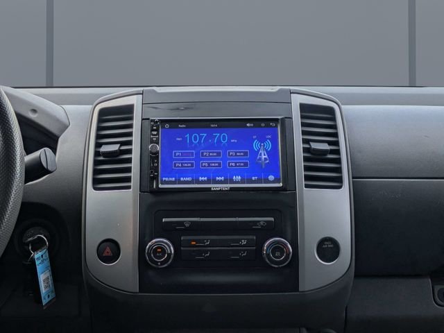 Used 2017 White Nissan Desert Runner image 17