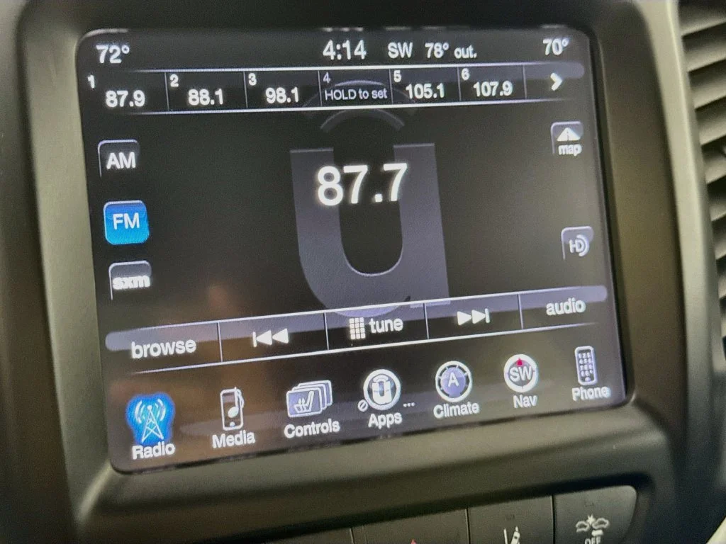 Used 2018 White Jeep Trailhawk image 17