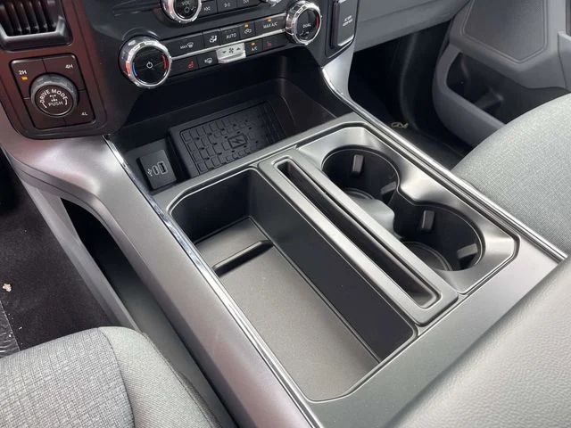 New 2026 Carbonized Gray Metallic Ford XLT image 7