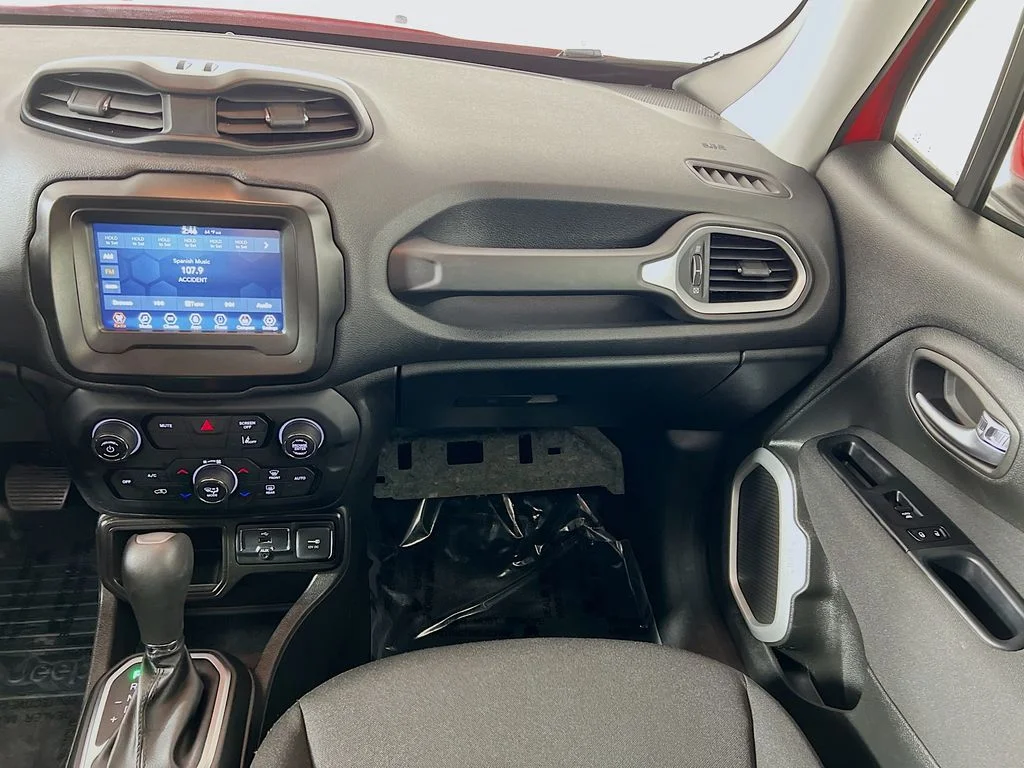 Used 2021 Red Jeep Latitude image 21