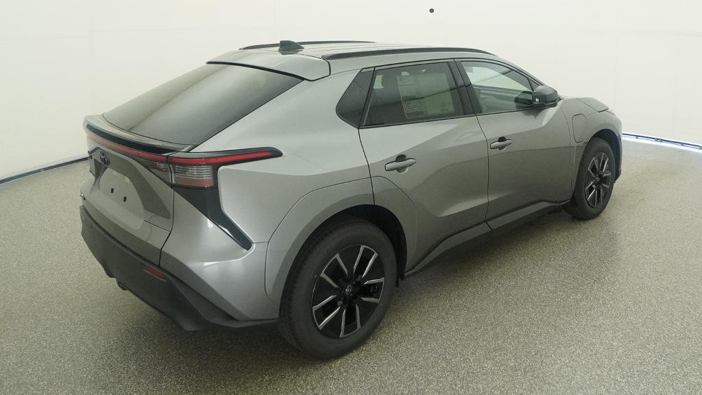 New 2026 Heavy Metal Toyota XLE image 18