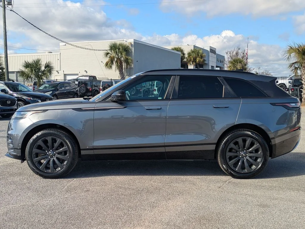 Used 2018 Gray Land Rover SE R-Dynamic image 2