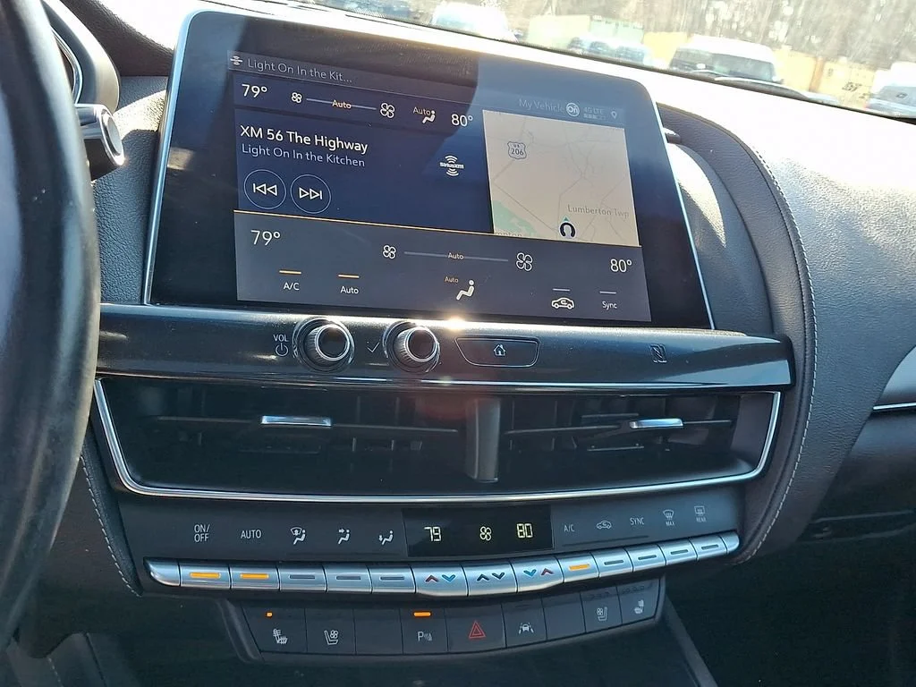 Used 2020 Crystal White Tricoat Cadillac Premium Luxury image 24