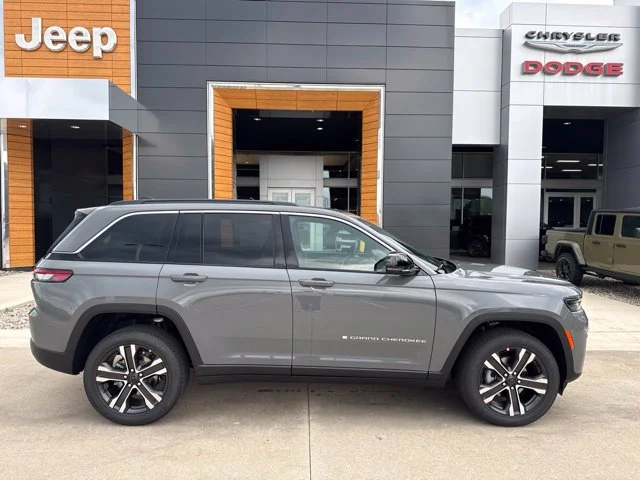 New 2027 Gray Jeep Limited image 2
