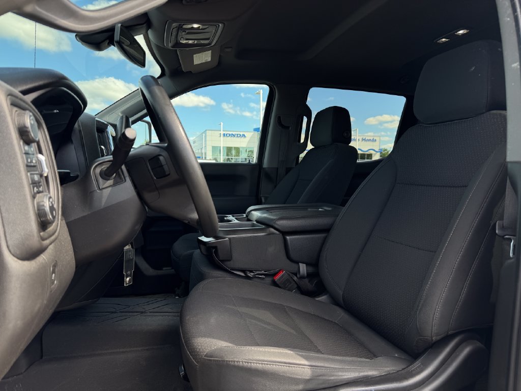 Used 2021 Summit White Chevrolet Custom image 9