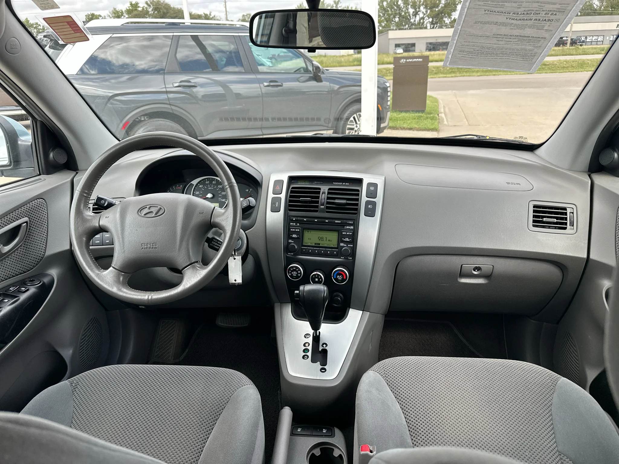 Used 2009 Desert Sage Metallic Hyundai SE image 3