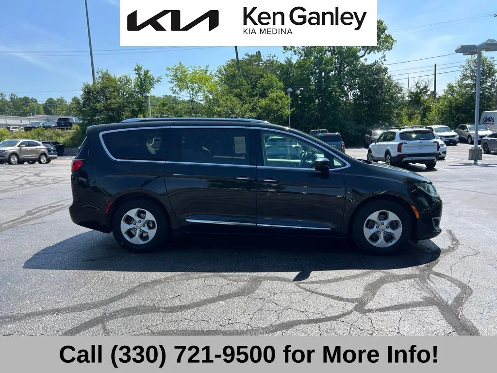 Used 2017 Black Chrysler Touring L Plus image 4