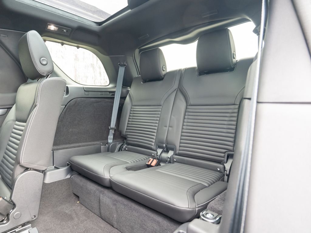 Used 2025 Gray Land Rover Dynamic SE image 36