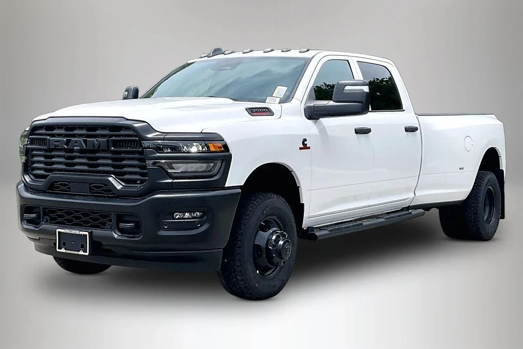 New 2026 Bright White Clear-Coat Exterior Paint RAM Tradesman image 2
