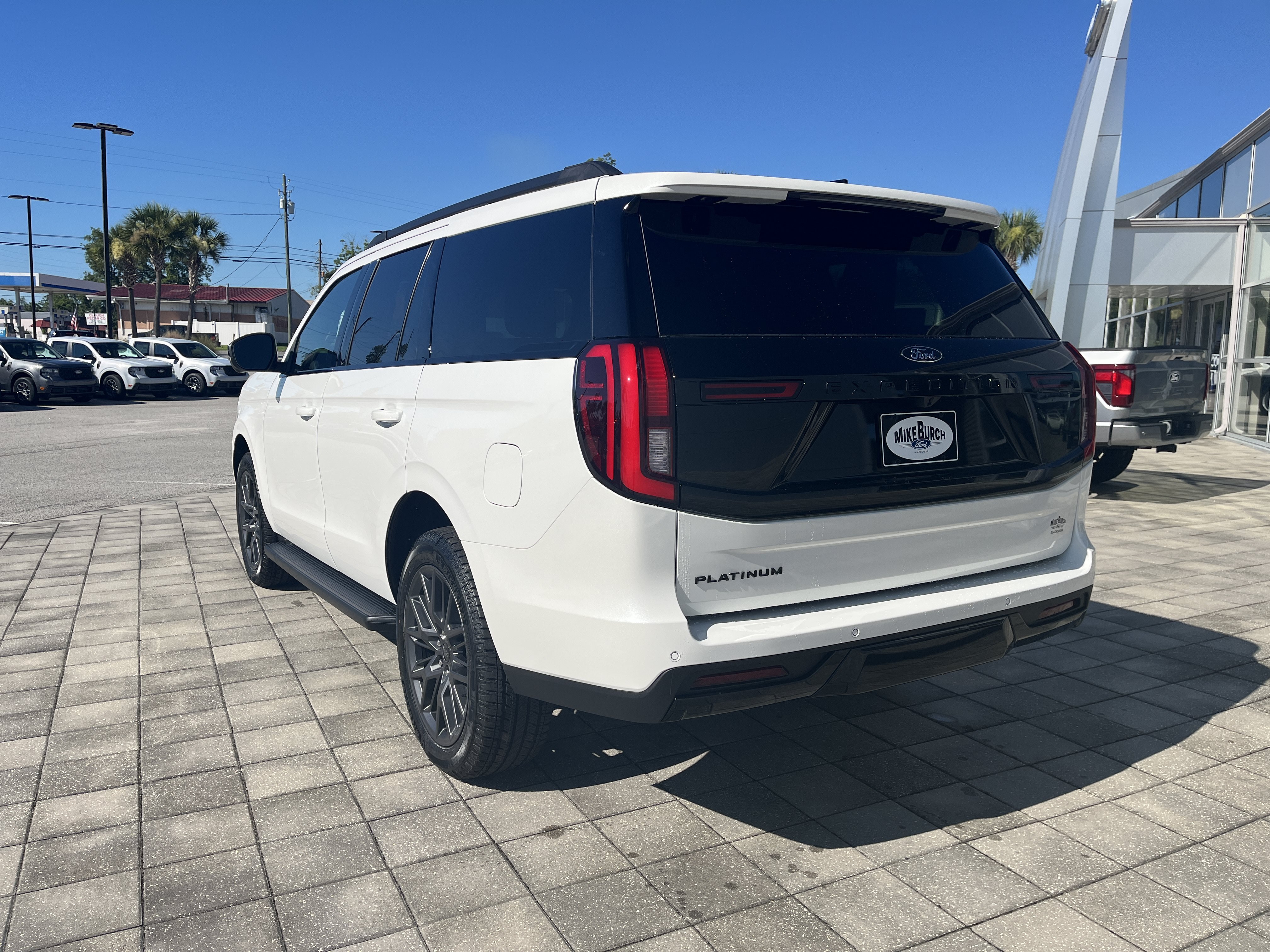 New 2026 Star White Metallic Tri-Coat Ford Platinum® image 4