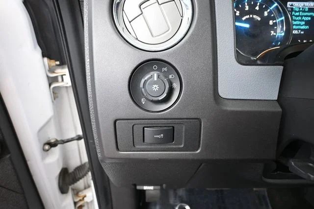 Used 2012 White Ford XLT image 29