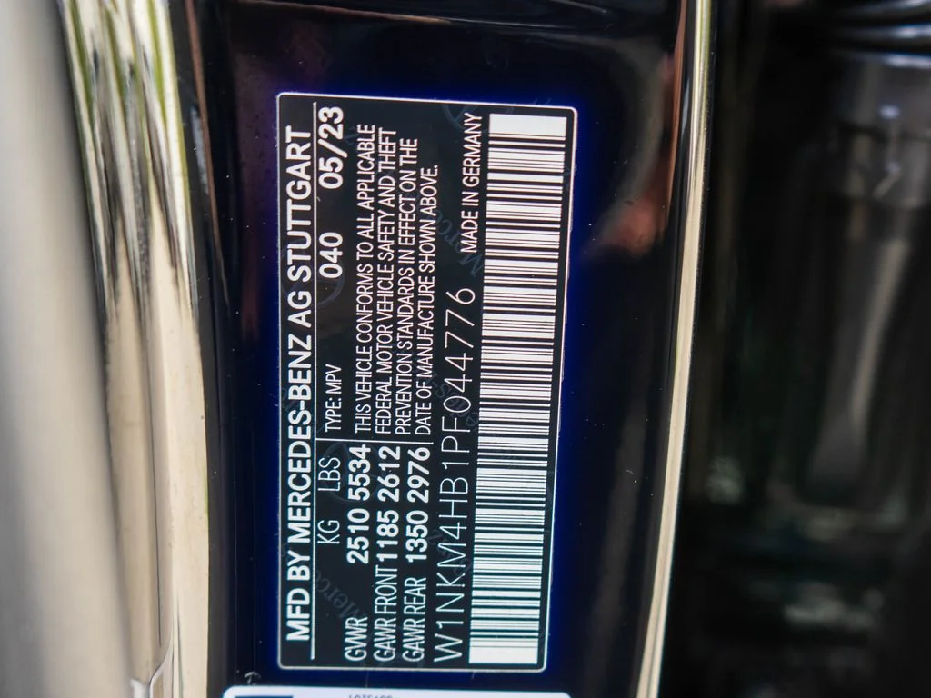 Used 2023 Black Mercedes-Benz GLC 300 image 38