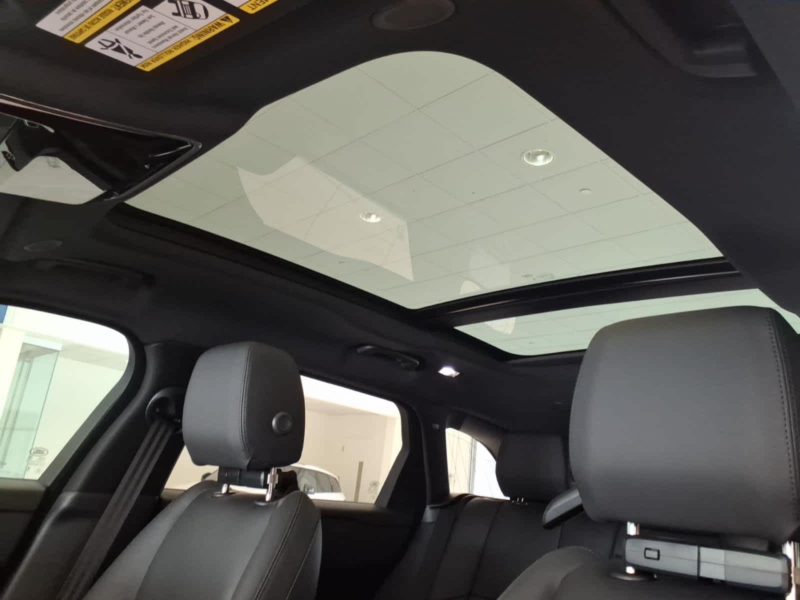 New 2026 Fuji White Land Rover Dynamic SE image 21
