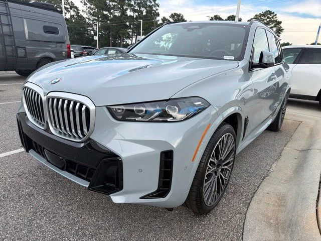 Used 2026 Gray BMW sDrive40i image 7