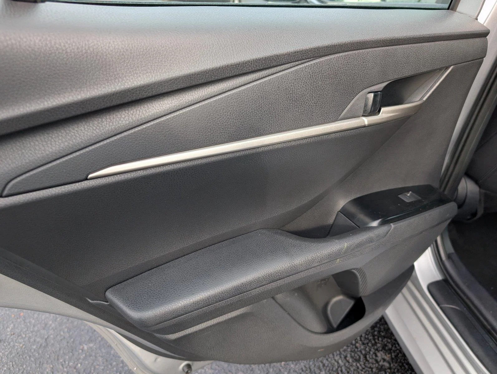 Used 2025 Celestial Silver Metallic Toyota LE image 34