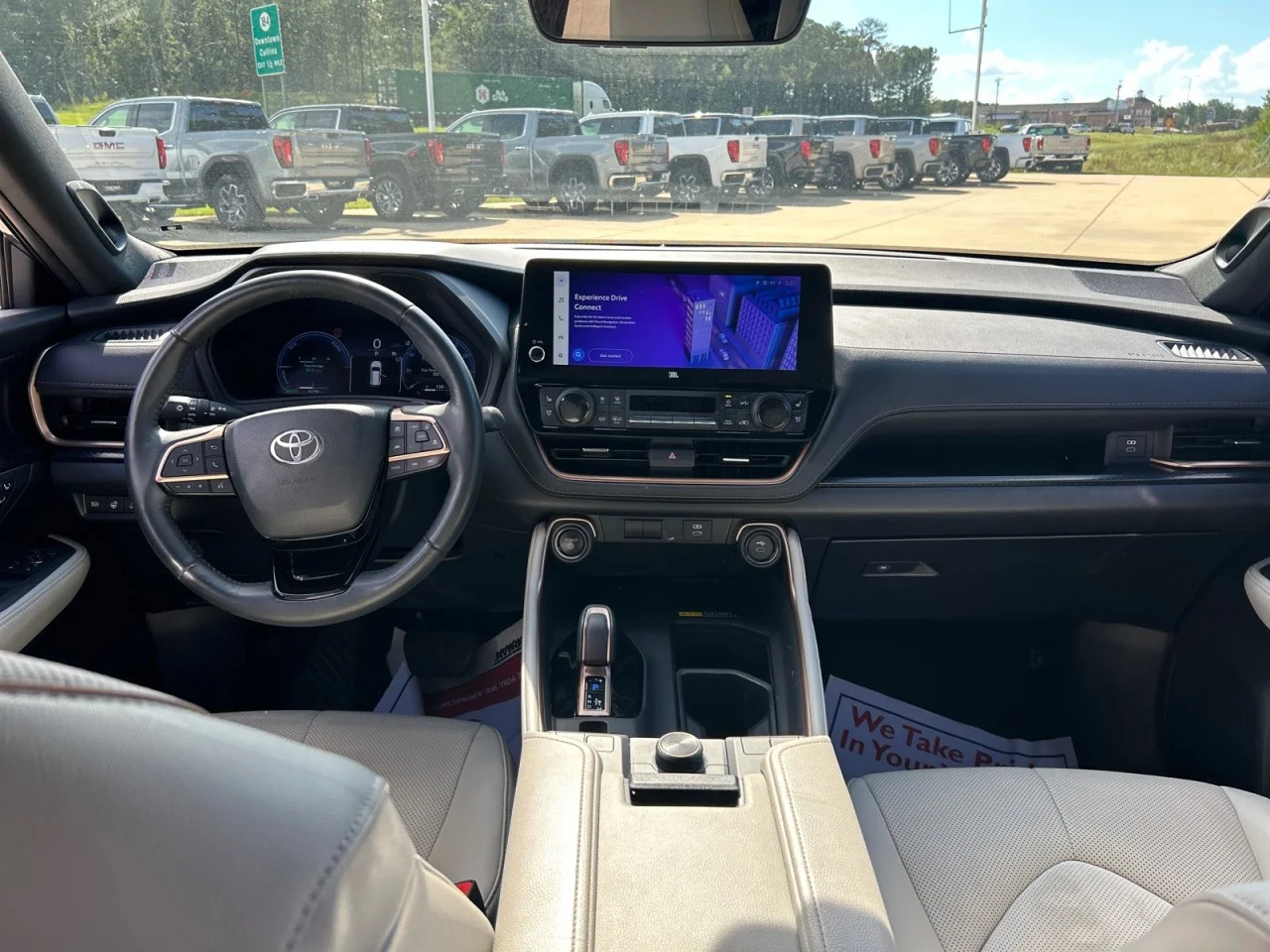 Used 2024  Toyota Hybrid MAX Limited image 23