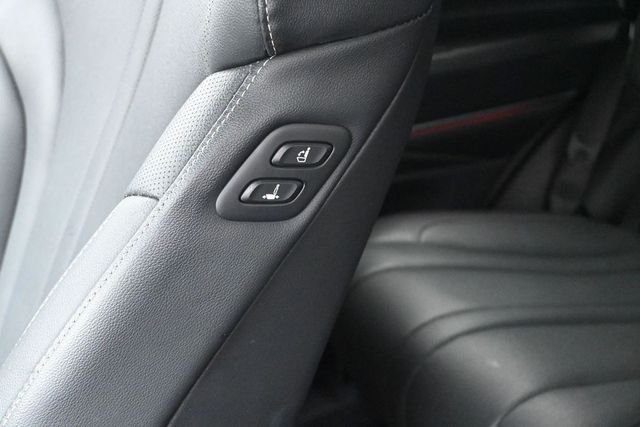 Used 2024 White Genesis 2.5T image 9
