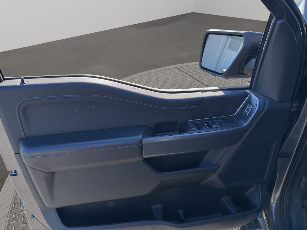 Used 2025 Carbonized Gray Metallic Ford XLT image 19