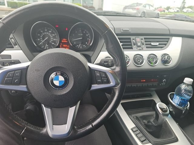 Used 2011 Space Gray Metallic BMW sDrive35i image 3