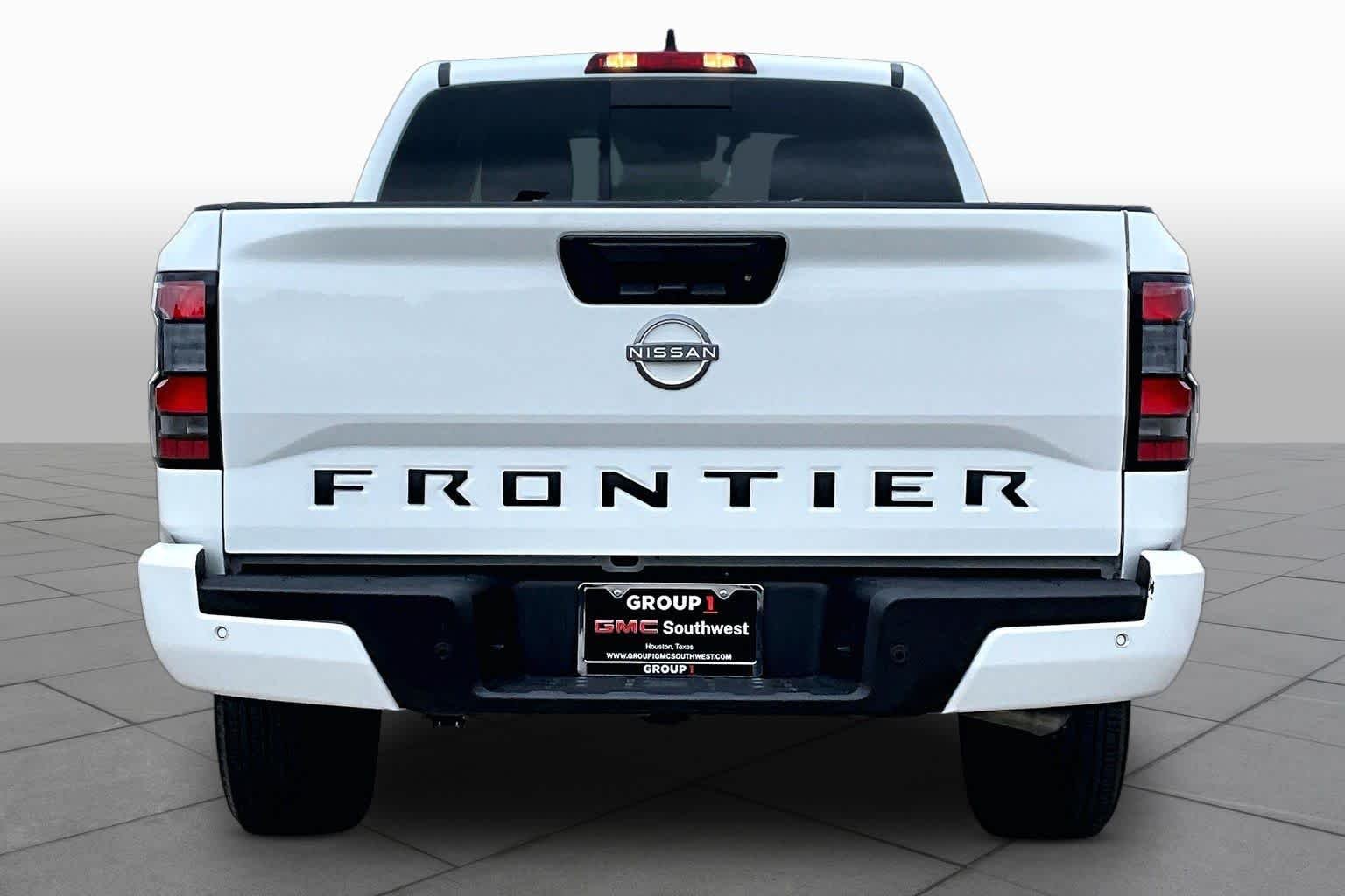 Certified Pre-Owned 2025 Nissan Frontier SV