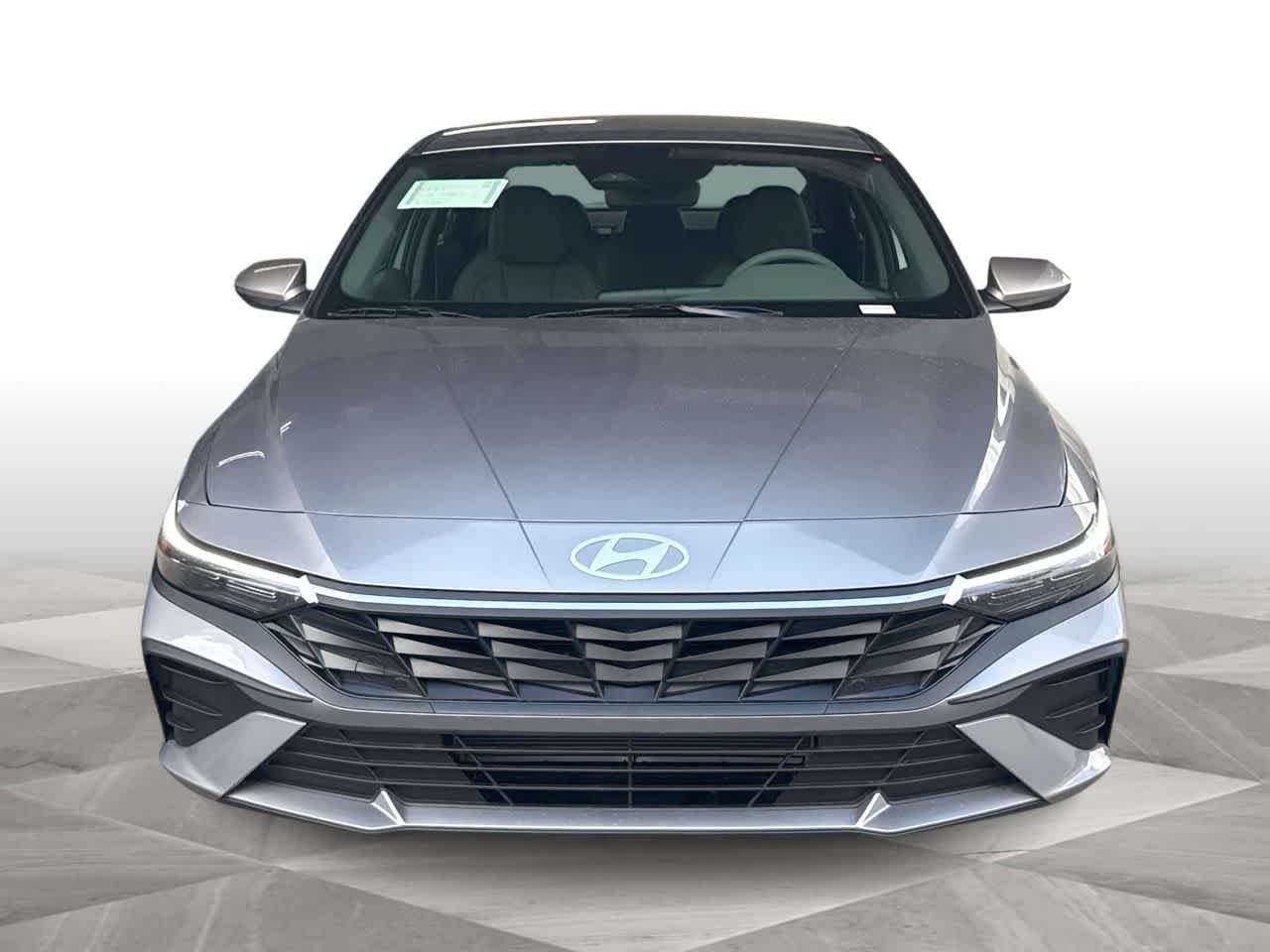 New 2026 Fluid Metal Hyundai SE image 3