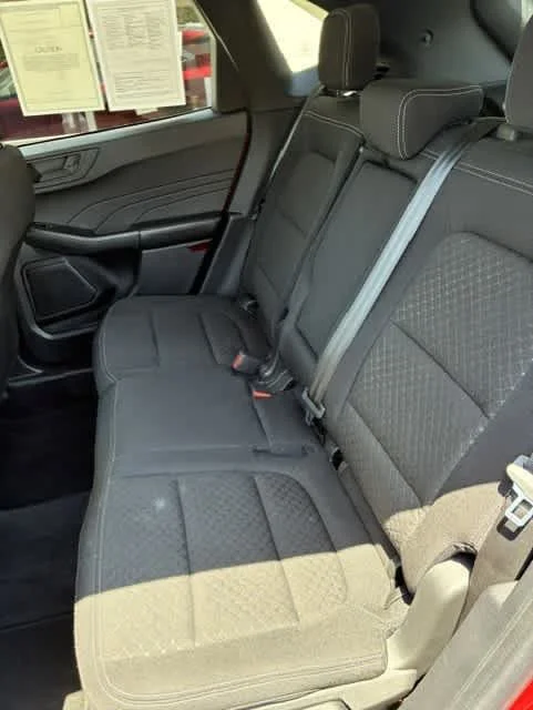 Used 2023 Red Ford Active image 8